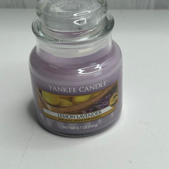 Yankee Candle LEMON LAVENDER Small Jar Candle 3.7 oz New - Picture 2 of 4